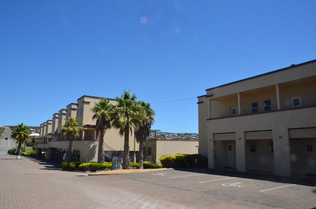 The Bluff Resort Apartments Encounter Bay Extérieur photo