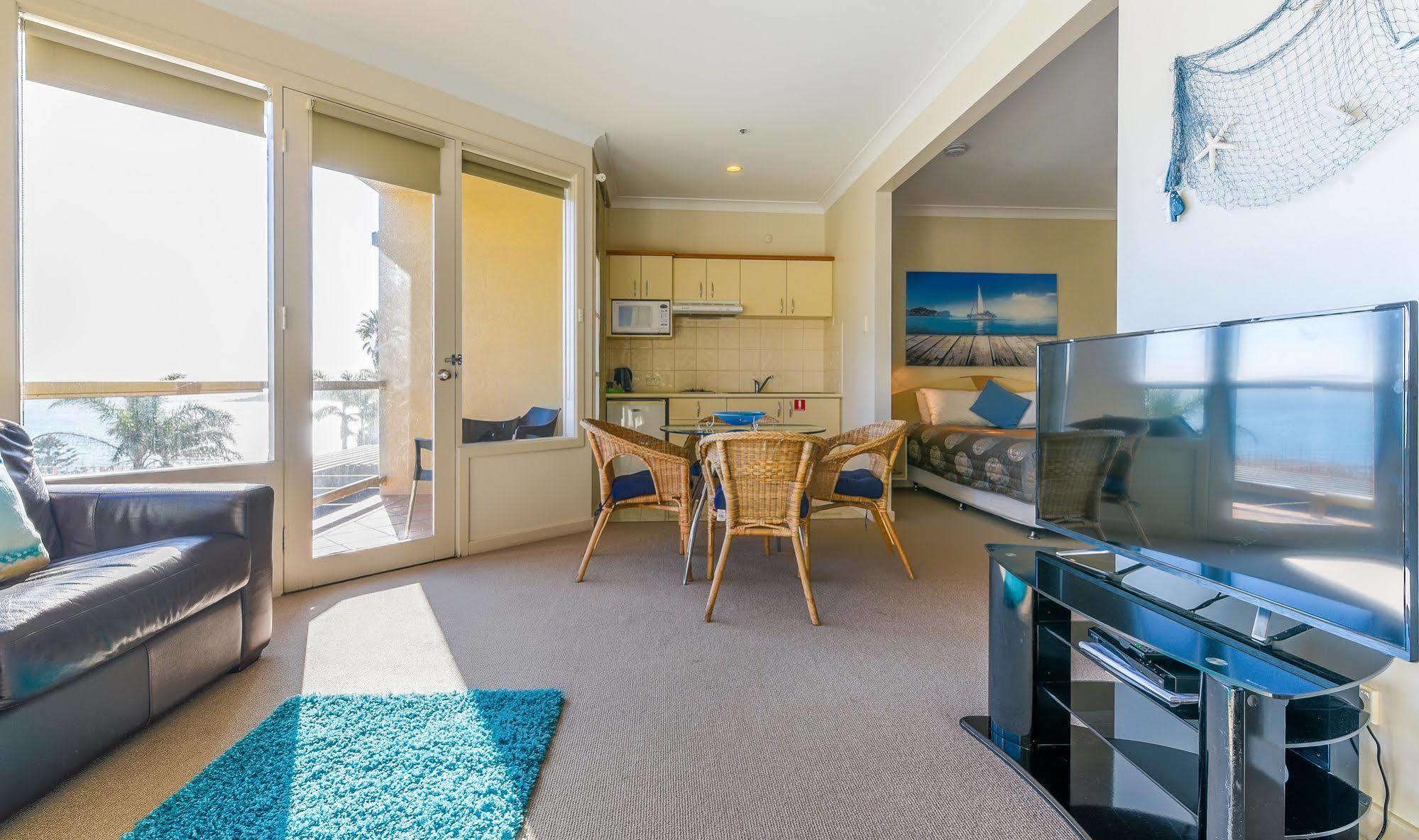 The Bluff Resort Apartments Encounter Bay Extérieur photo