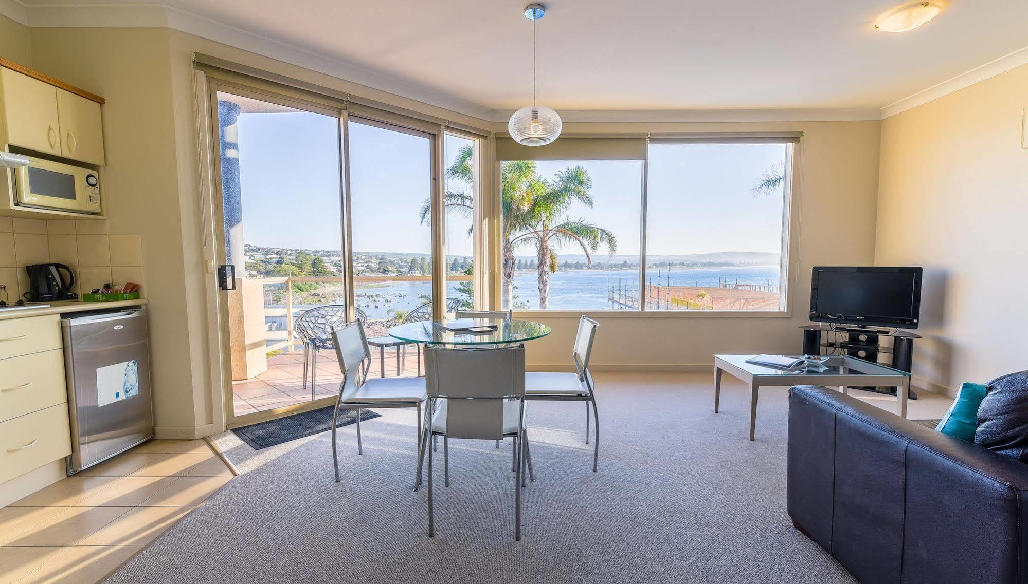 The Bluff Resort Apartments Encounter Bay Extérieur photo